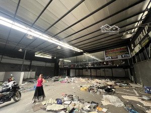cho thuê đất vị trí trung tâm phố lê văn lương, diện tích 430m2, mặt tiền 30m
