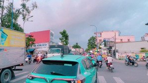 giảm 10 tỷ bán nhà 572m2 mặt tiền lê thị hà, hóc môn, đang cho thuê 135tr, giá bán: 49 tỷ
