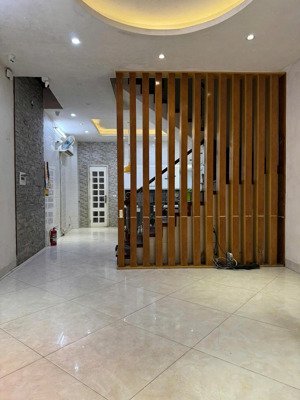 nguyên căn láng hạ 55m2x4t nhiều phòng, full đh, ngõ oto, thông, nổi bật, hợp làm tt, vp, kd 18tr