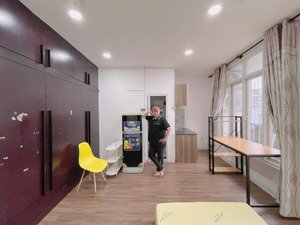cho thuê phòng ban công full nội thất kế bên công viên lê thị riêng