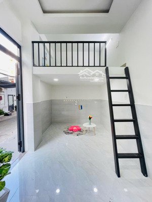 kiot rộng 35m2 có thể kinh doanh nhỏ, làm kho, nail, spa, ở gia đình gần chợ phạm văn bạch