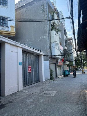 mảnh đất lô góc hiếm chia 3 lô tương lai cách phố 20m thụy khuê dt 205m2 mt 15m giá 40 tỷ