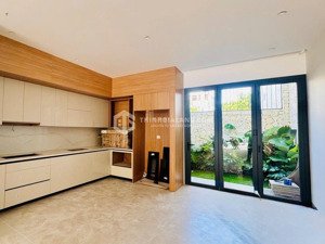 bán nhà 3 tầng mới, hiện đại mặt tiền nguyễn thị minh khai, phường 8 - diện tích 5x16m, giá 12 tỷ