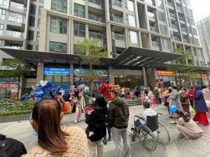 cho thuê căn shop cạnh sảnh tòa zr1 - sát sảnh cư dân. giá 30tr/tháng