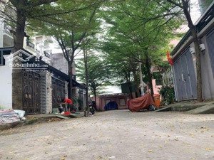 bán đất thổ cư khu phân lô đường thạnh lộc 41 phường thạnh lộc q12,dt 81m2(4mx21m) giá 3,99 tỷ