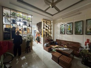 chính chủ cho thuê nhà ngõ 267 đường hoàng hoa thám, 50m 4 tầng 4 ngủ, ngõ oto, giá 15tr/thang