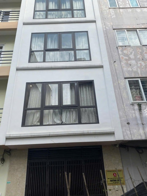 bán nhà mới ở ngay 1 nhà ra đường ngọc hồi, diện tích hơn 35m2, văn điển thanh trì 5 tỷ