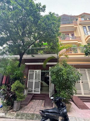 cần bán gấp căn liền kề khu nhà ở văn phòng, phú la diện tích 86,3m2, 4 tầng, giá 17.5 tỷ