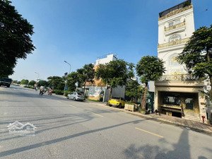 nhà 3 tầng 323m, mặt tiền 10m, vuông vắn phân lô đoạn trung tâm đẹp nhất mặt phố bát khối 47 tỷ.