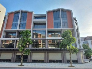 mua là có lời _shophouse gần 30 tòa chung cư 2 mặt tiền thông thoáng - sát hồ