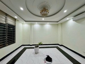 cho thuê nhà riêng phân lô văn quán, 40 m2 x 5.5 tầng, phù hợp làm vp , kinh doanh