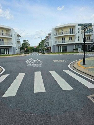cho thuê shophouse dragon village, 14 triệu, 105m2, view đẹp, q9, hcm