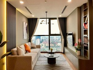 chính chủ cho thuê căn 2 ngủ 1wc đủ đồ 54m2 tại mipec xuân thủy giá 16 triệu. l/h: 0917.:748,;822