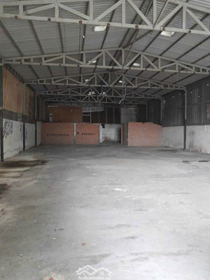 cho thuê kho xưởng đường dương quảng hàm p5 gò vấp gần cck26 400m² giá chỉ 40tr/tháng.