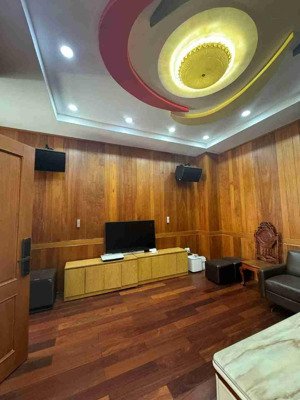 sụp hầm cần bán gấp thương lượng sâu nhà mt 7m5 lý triện gần coopmart có thang máy, 9 x tỷ