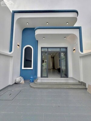 BÁN GẤP NHÀ CẤP 4 CHO CHỦ ĐI NƯỚC NGOÀI SỐNG VỚI CON GÁI CHỈ CẦN 400TRIỆU SANG TÊN