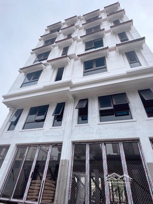 bán nhà phố 7 tầng mới xây giá 15,9 tỷ tại td phố trại mới