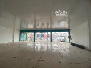 mặt bằng showroom mặt đường ngọc hồi chính chủ cho thuê diện tích: 200-300m2