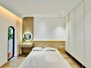 sẵn hđt 60tr/th, bán chdv 4 tầng phan đăng lưu, bình thạnh, dt: 4,4x18m, giá từ 17,5 còn 15,5 tỷ