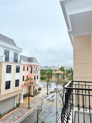 chính chủ bán nhà vinhomes quảng trị