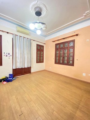 cho thuê nhà lê duẩn 40m2 x 4 tầng 5pn giá 13tr, ô tô qua lại