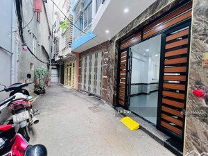 bán toà ccmn ngõ 102 pháo đài láng, đống đa. dt:70m2, 6 tầng thang máy. nở hậu.15p khép kín full nt