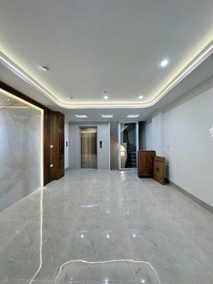 nguyễn trãi, thanh xuân, dt 37m2 x 8 tầng, mt 4.5m, giá 14.35 tỷ, full nội thất, ôtô vào nhà