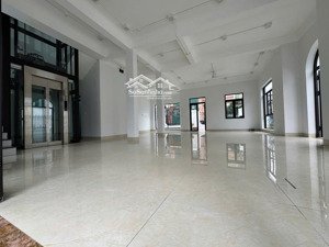 cho thuê biệt thự lô góc mỹ đình 1, nam từ liêm 200m2 giá cực tốt chỉ 45tr/th 