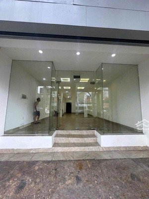 cho thuê nhà 73a trần quốc hoàn, p4, tân bình