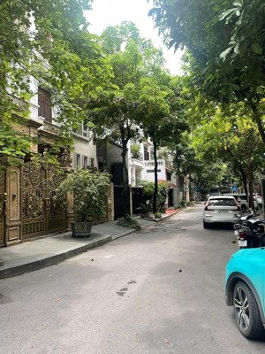 cần bán biệt thự cao cấp mỹ đình - diện tích 100m2 - mặt tiền khủng 8m - giá đầu tư 45 tỷ
