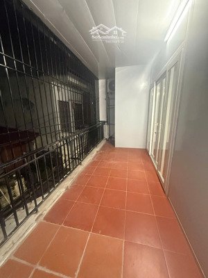 cho thuê nhà nguyên căn 3 tầng ngõ 3 phố đặng văn ngữ, đống đa, hà nội