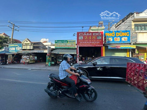mặt tiền kinh doanh, diện tích 260m2 ngang hơn 8m, hệ số xây dựng cao, giá 17,x tỷ