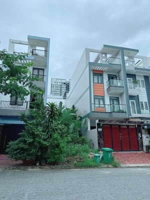 tôi bán gấp nền đất kdc 13e intresco lô b - 100m2 giá 42 tr/m2 đường 12m