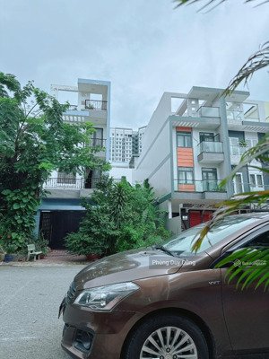 cần bán gấp nền đất lô c -100m2- đn - đường14m giá 50 tr/m2 ở kdc 13e