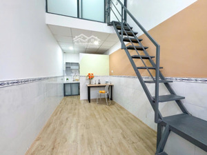 căn duplex ở 3-4 người. full nội thất. ngay xô viết nghệ tĩnh bình thạnh