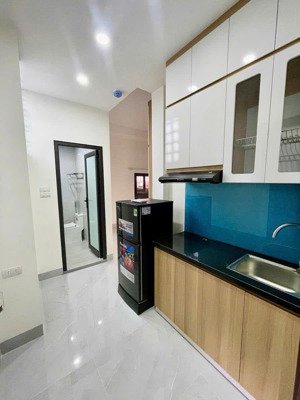 cho thuê phòng ngọc khánh 30m2, 4.8 tr/tháng, mới đẹp rộng rãi, đầy đủ nội thất, pccc an toàn