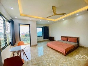 cho thuê phòng khép kín tại gia quất- long biên - ban công thoáng mát- ô tô đỗ cửa