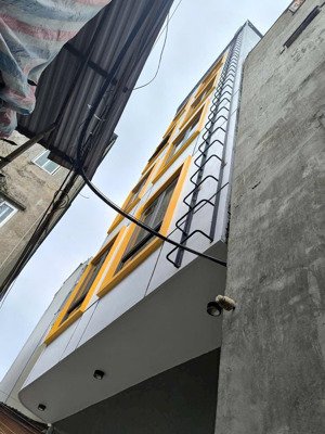 bán toà chdv nguyễn khánh toàn, pccc tiêu chuẩn, dòng tiền 80tr/tháng, 72m2*8t