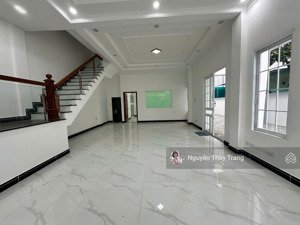 cho thuê biệt thự liền kề mặt tiền d35 oasis thuận an. giá thuê 25 triệu nhà đẹp thoáng i hình