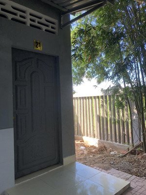 phòng gác 2m - căn tin - khuôn viên cây xanh 3000m2 - không cần cọc, chỉ thanh toán tiền phòng