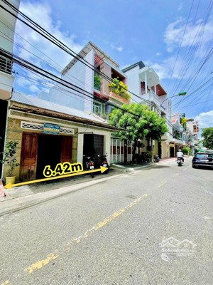 [ mặt tiền ngô gia tự _ ngang gần 6,5m ] * cách biển trần phú : 800m giá : 20 tỷ