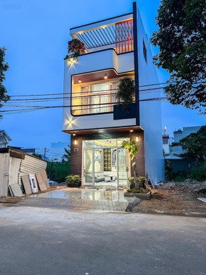 chính chủ bán nhà phố cao cấp không gian xanh ngay khu tt tp tân an - chỉ 2 tỷ 5