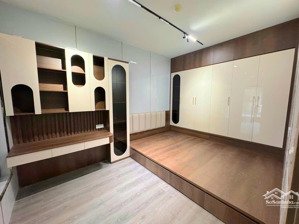 bán nhanh căn sky villa 190m2, 3pn, có nội thất giá chỉ 11,5 tỷ, diamond celadon city q. tân phú