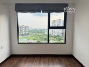 cần cho thuê gấp căn hộ 71m2 căn góc 2pn/2wc có 1 máy lạnh 1 tủ lạnh giá 10 triệu lh: 
