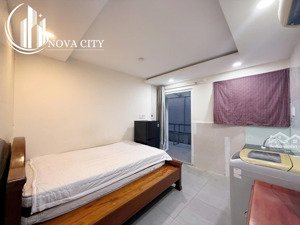 mới trống gian trước cửa sổ thoáng, nội thất cơ bản