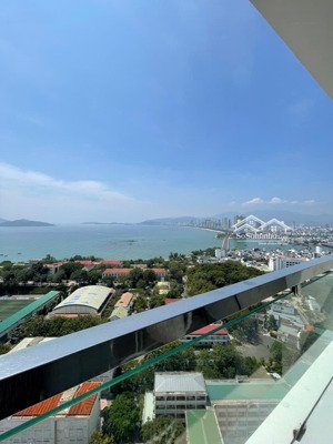 cần chuyển nhượng căn hộ trực biển napoleon castle - hòn chồng - nha trang