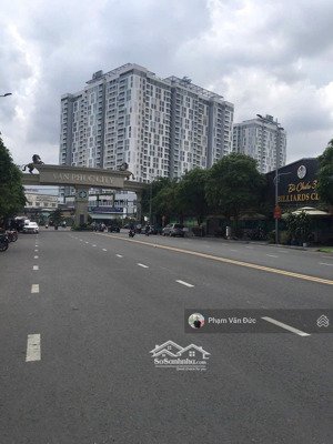 bán 2 lô đất hàng xóm kđt vạn phúc xe hơi. xây cao tầng. vị trí đẹp