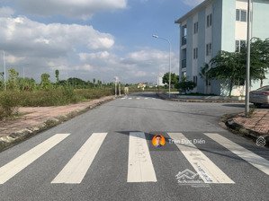 bán lô góc tt8 khu đấu giá cự khối mới trước đường sau đường vị trí đẹp, ngay gần hồ bộ đội 30ha