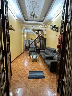 cho thuê nhà full nội thất 5 ngủ 140m-12tr tại ngõ 318 đê la thành