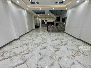 cho thuê nhà ngay ngã tư đường nguyễn thị thập, lê văn lương q7. 6x18m. trệt, 3t, 5p, 6wc. giá:65tr